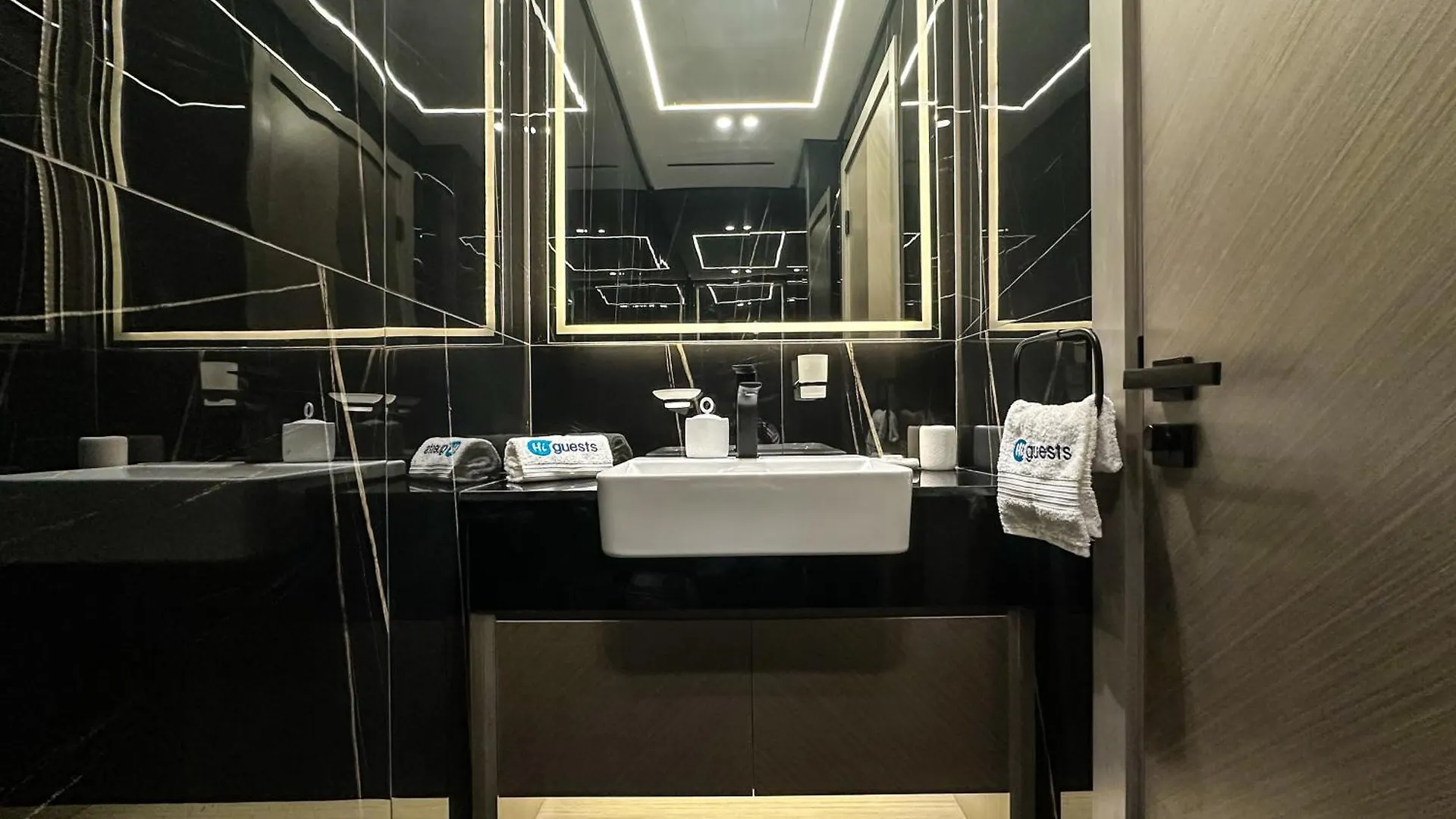 Apartamento Higuests - Luxury Apt In The Heart Of Jvc At Binghatti Nova Dubái